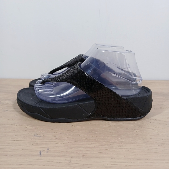 FitFlop Black Sequin Platform Thong Sandals Slip-On Comfort Shoes 907 - Picture 1 of 10